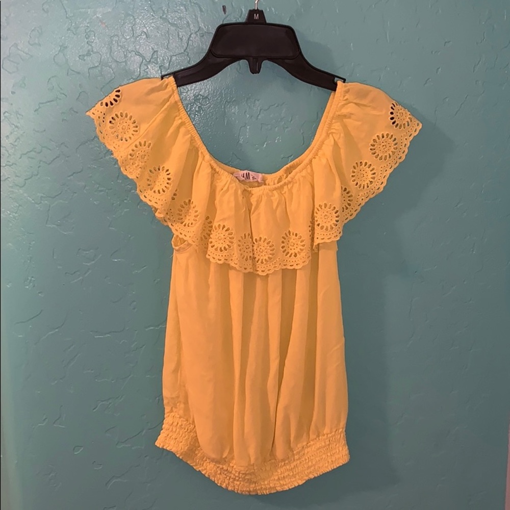 Girls H&M off shoulder shirt